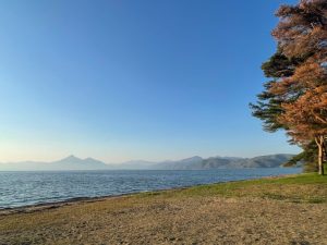 春の磐梯山